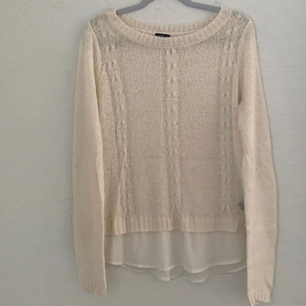 Torrid Layered Women’s White Sweater Size 0 = L